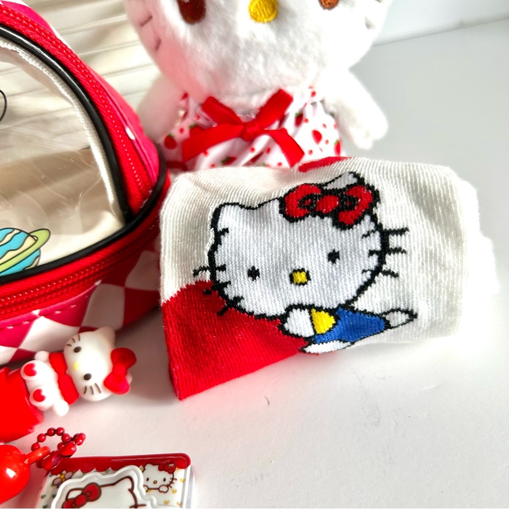 ❤️(HK329) Hello Kitty Adorable 7-Piece Plush Purse Bundle! - Picture 5 of 10